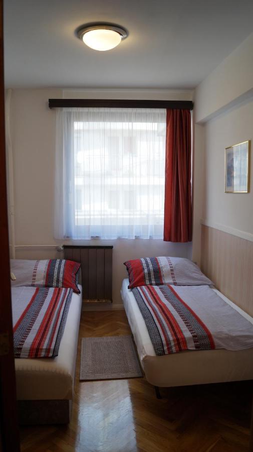 בודפשט Apartment Sinko - Free Garage Parking, Central, 2 Bedrooms 4 Single Beds, Flexi Check-Out מראה חיצוני תמונה