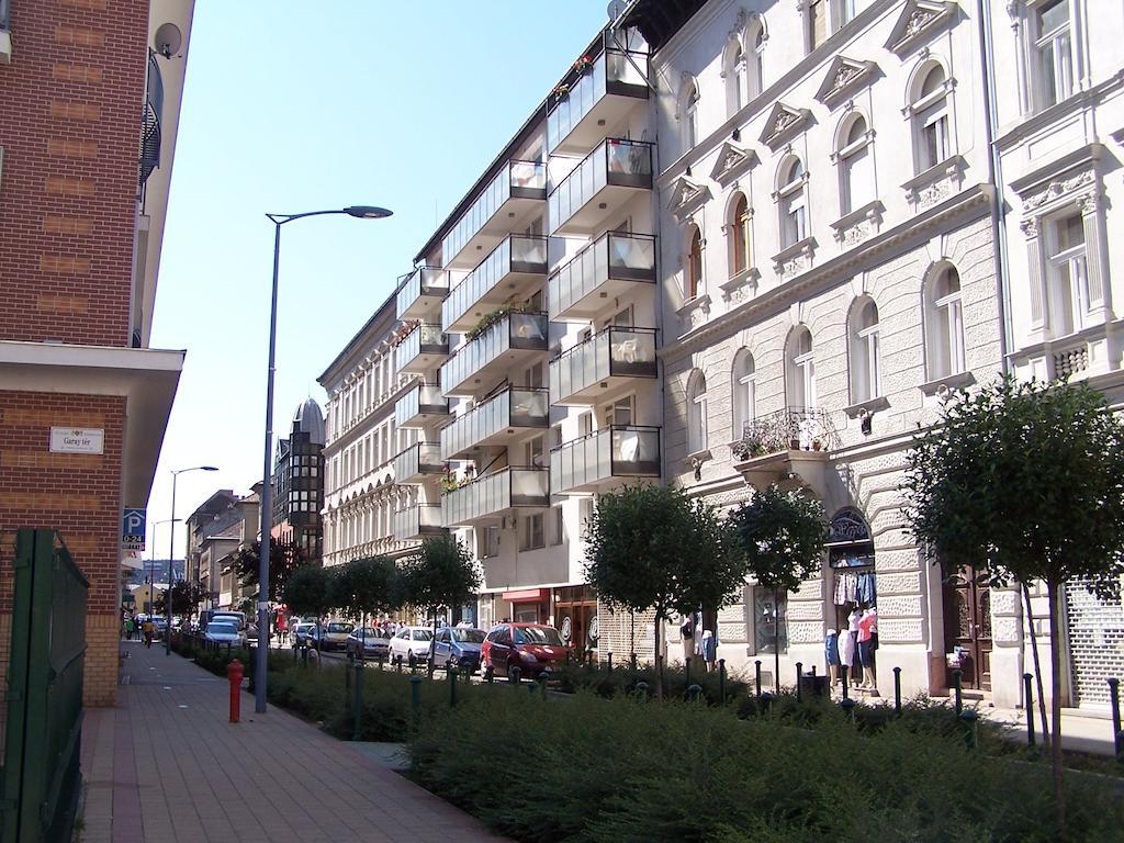 בודפשט Apartment Sinko - Free Garage Parking, Central, 2 Bedrooms 4 Single Beds, Flexi Check-Out מראה חיצוני תמונה